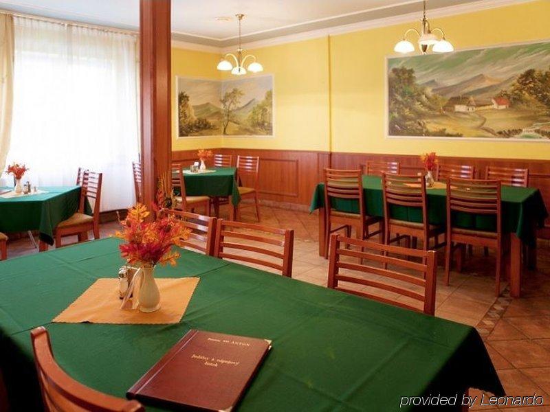 Penzion Anton Teplička nad Váhom Esterno foto