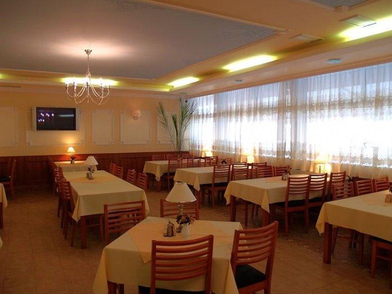 Penzion Anton Teplička nad Váhom Esterno foto