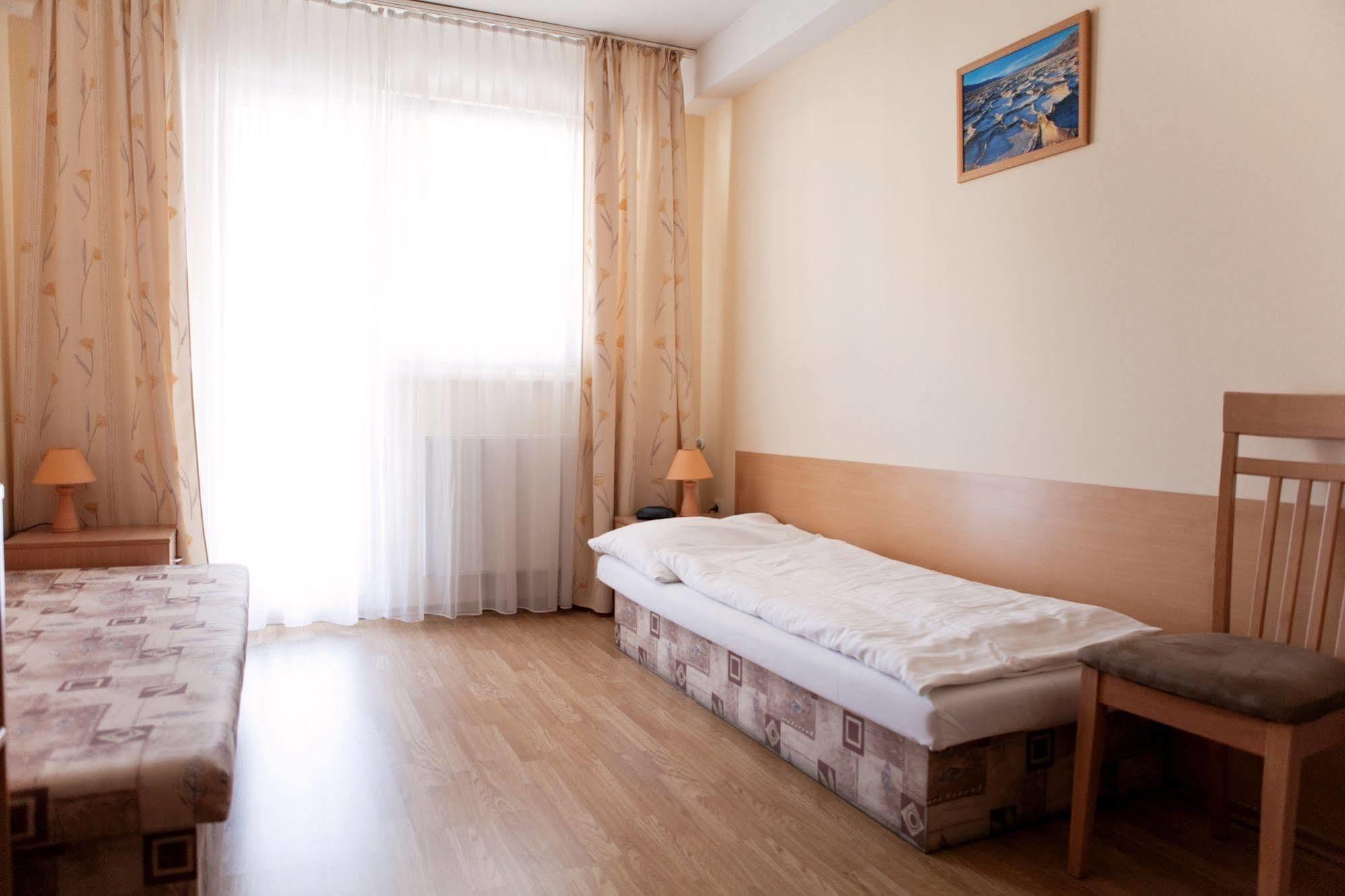 Penzion Anton Teplička nad Váhom Esterno foto